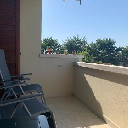 Bernardi Il Lauro شقة *
